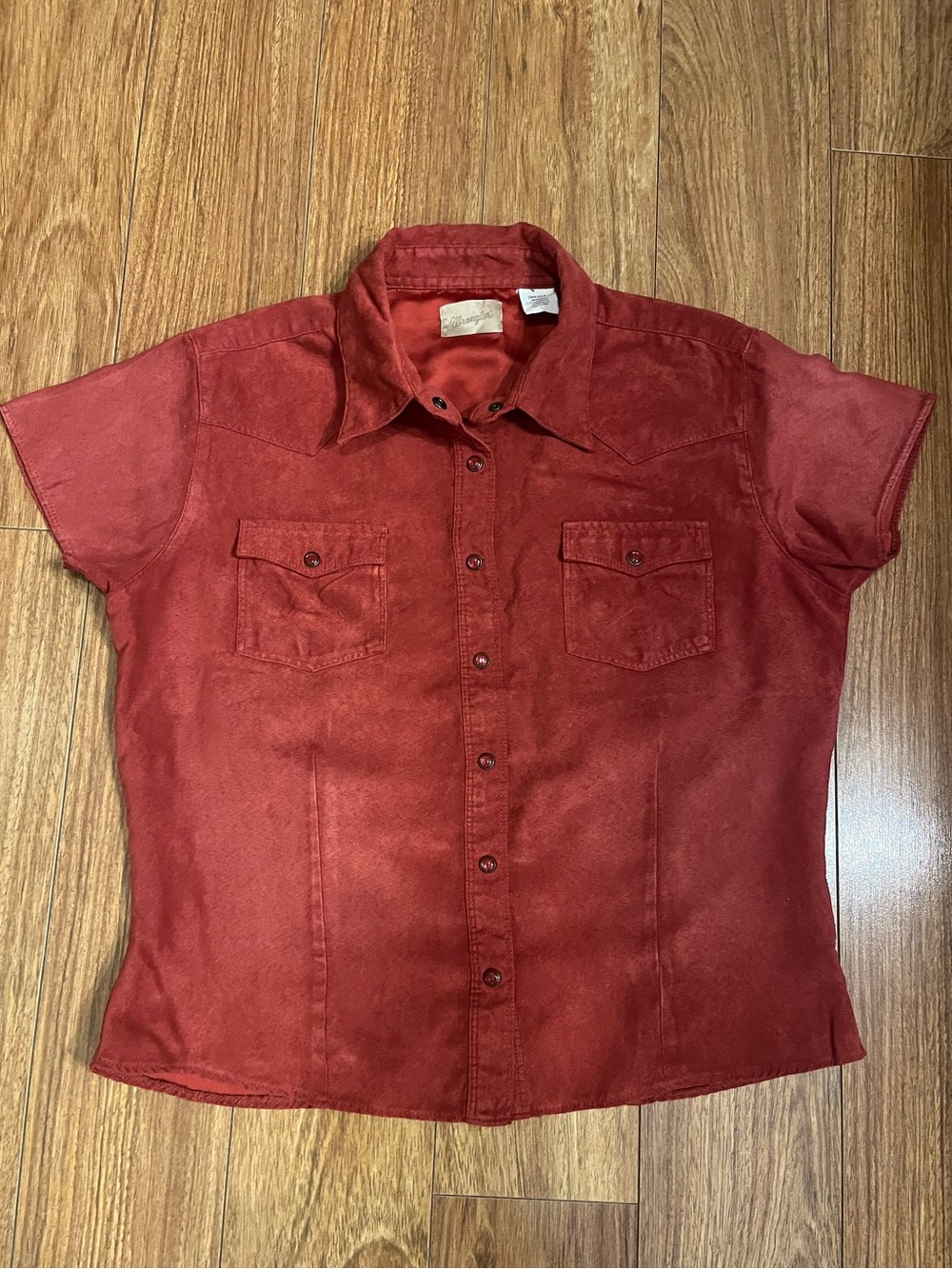 Vintage Wrangler Rust Red Short Sleeved Women’s Top.  Size Medium.